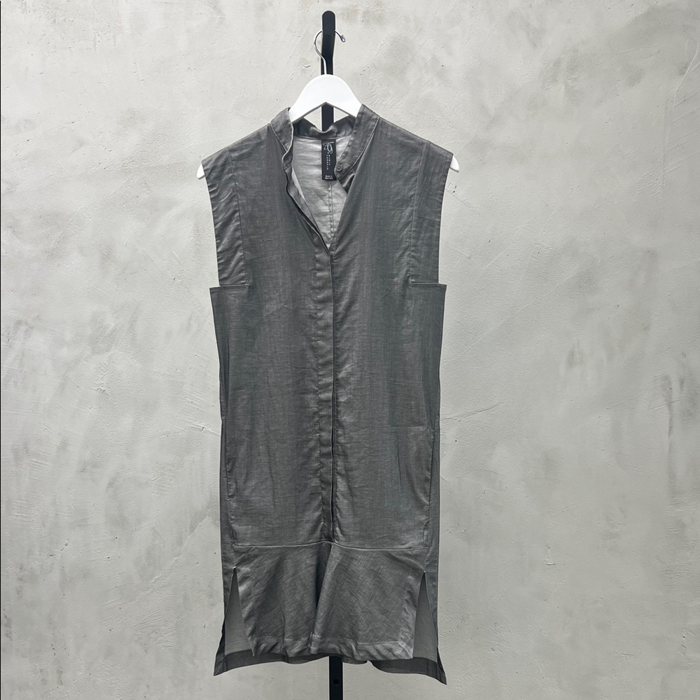 Sleeveless Gray Tunic Top